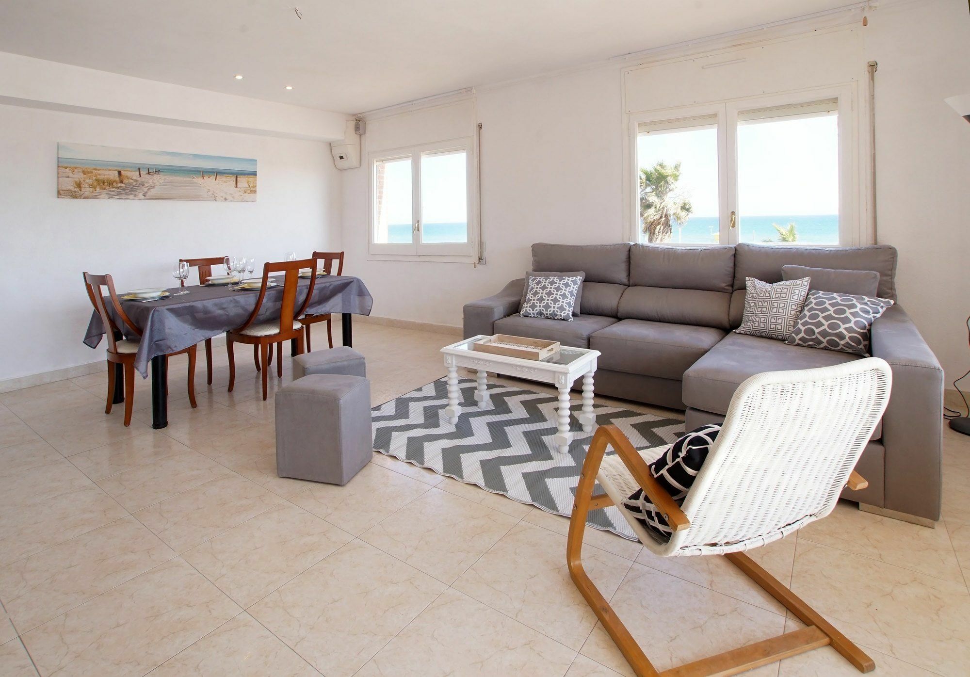 Calaluz Be My Guest Castelldefels Apartman Kültér fotó